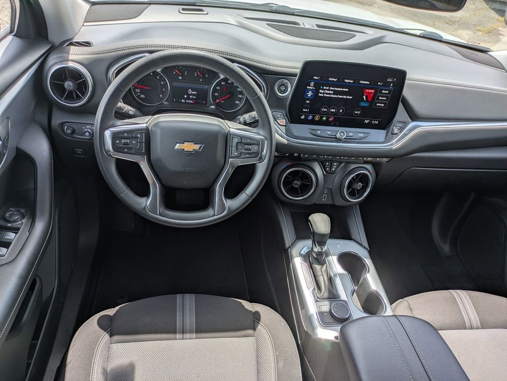 Used 2025 Chevrolet Blazer LT image 25