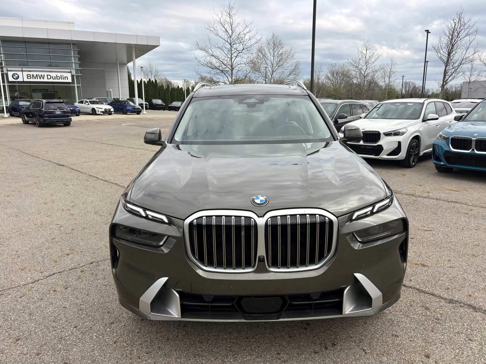 Used 2026 BMW X7 xDrive40i w/ Premium Package AWD/4WD image 2