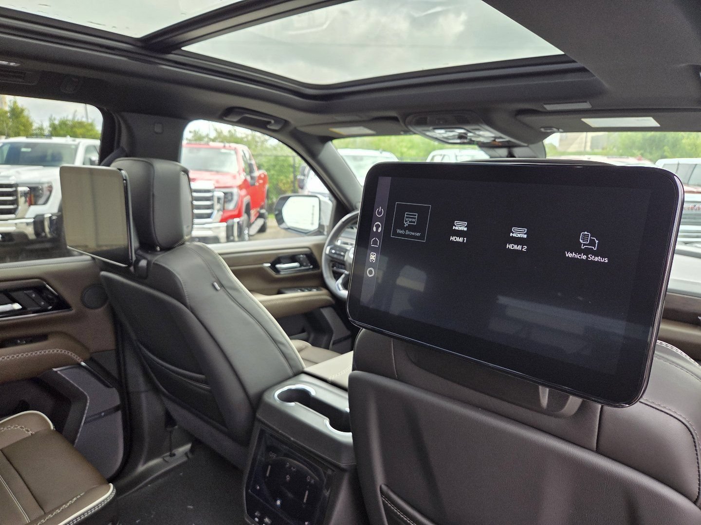 New 2026 GMC Yukon XL Denali Ultimate w/ LPO, Floor Liner Package AWD/4WD image 28