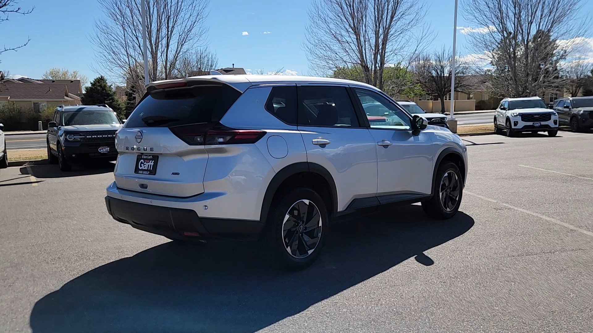 Used 2025 Nissan Rogue SV image 14