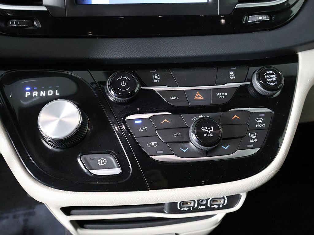Used 2023 Chrysler Voyager LX FWD image 42