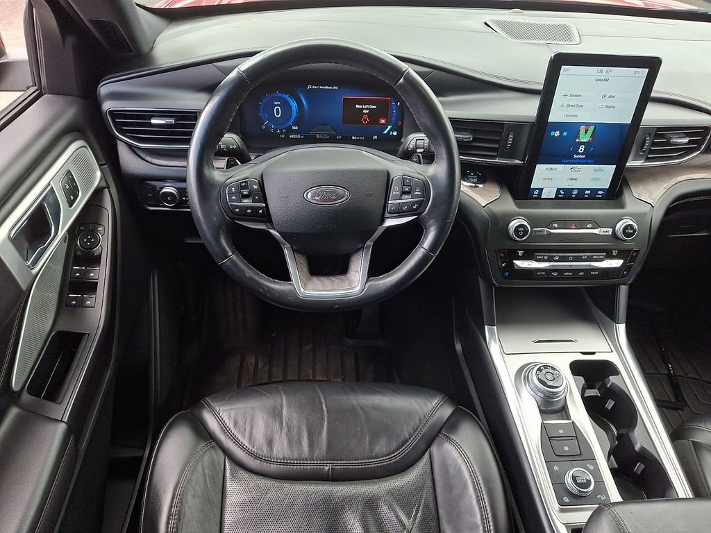 Used 2020 Ford Explorer Platinum w/ Premium Technology Package image 11