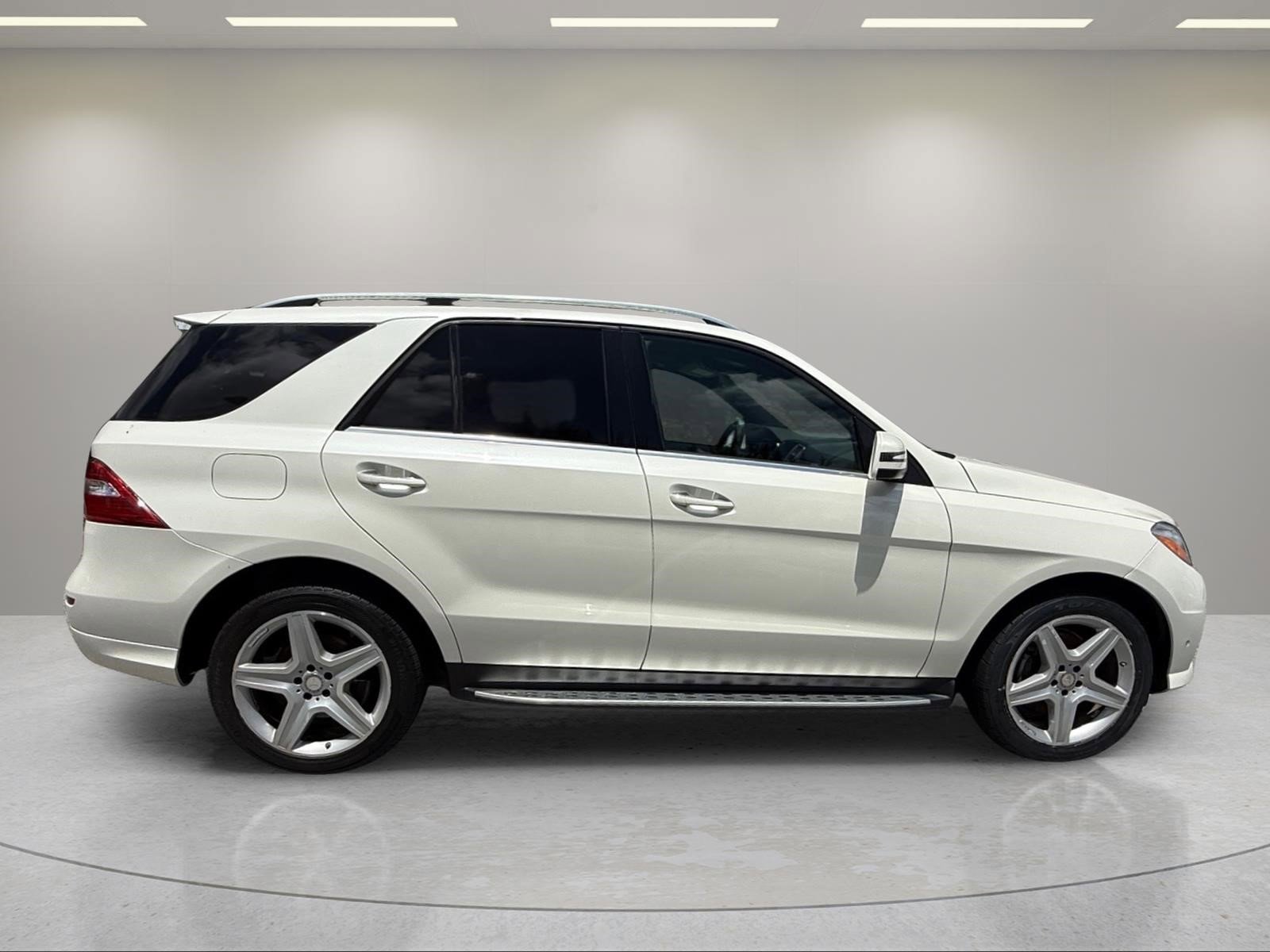 Used 2015 Mercedes-Benz ML 400 4MATIC image 4