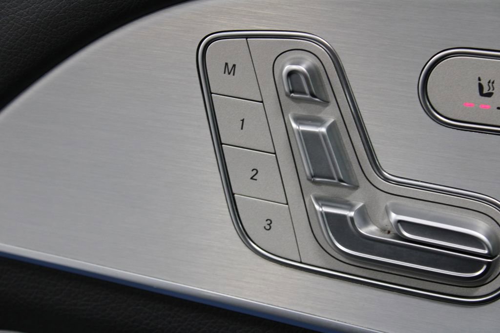 Used 2024 Mercedes-Benz GLE 450e 4MATIC image 41