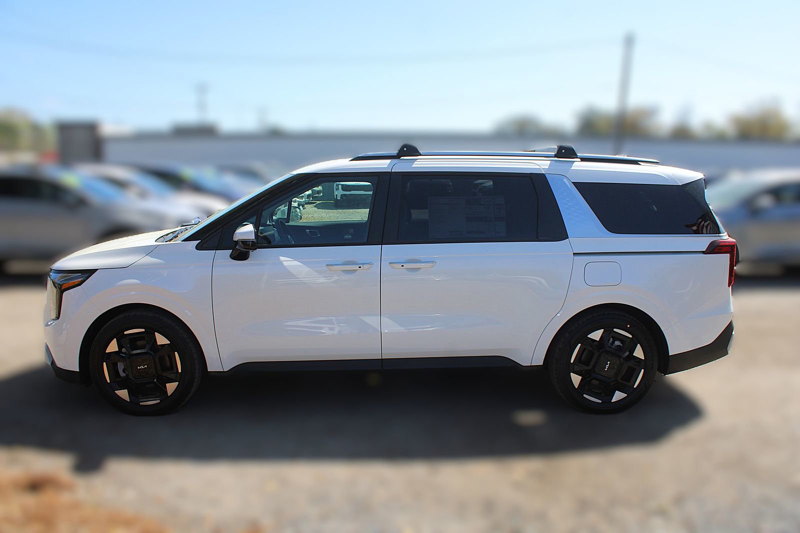 New 2026 Kia Carnival EX image 17