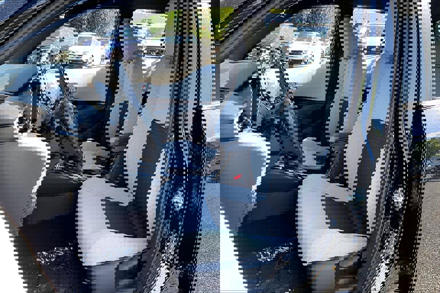 Used 2024 Toyota Corolla SE w/ SE Package FWD image 8