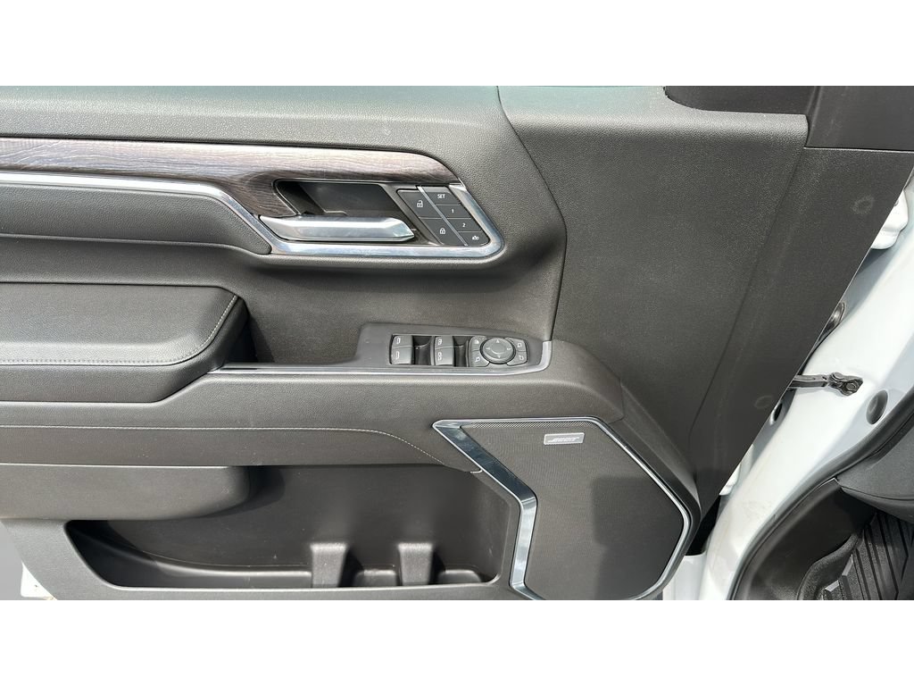 Used 2022 Chevrolet Silverado 1500 LTZ AWD/4WD image 14