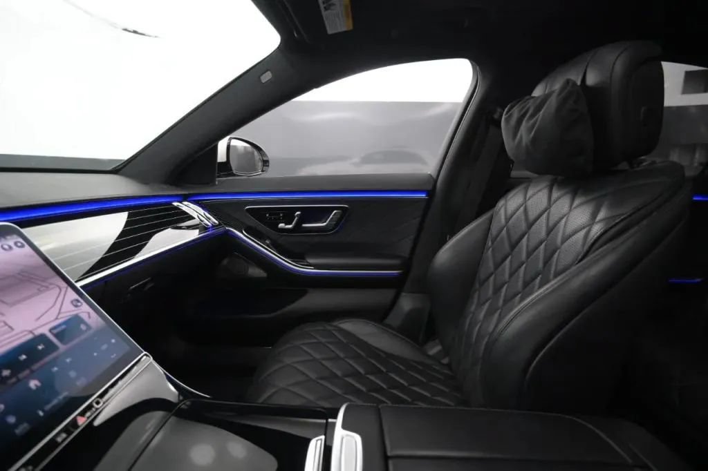 Used 2022 Mercedes-Benz S 580 4MATIC Sedan w/ AMG Line Package image 26