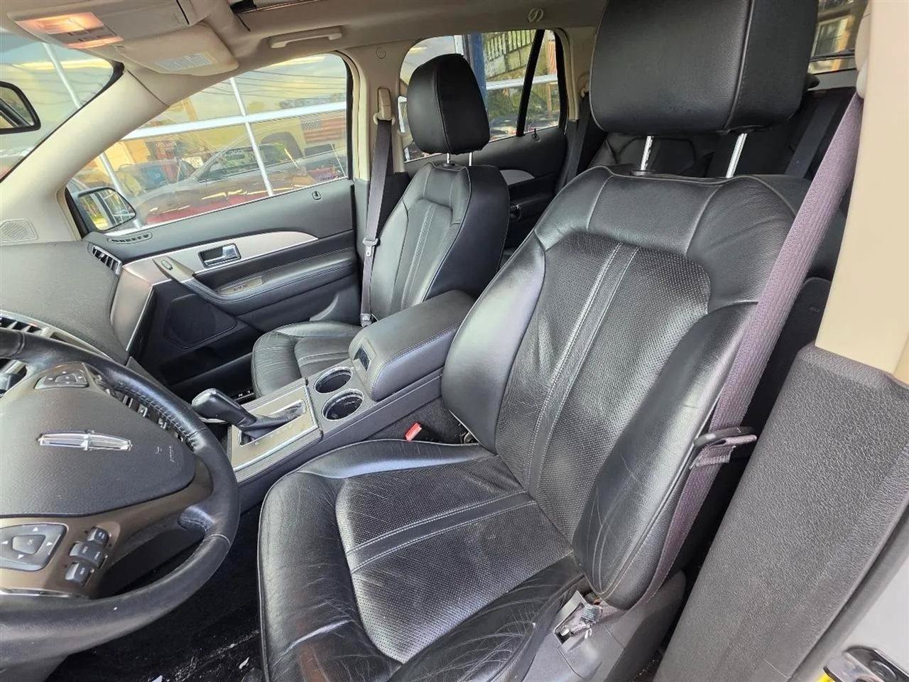 Used 2013 Lincoln MKX AWD image 11