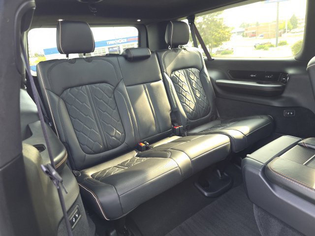 Used 2025 Jeep Grand Wagoneer L Series III w/ Quick Order Packagew 28T AWD/4WD image 40