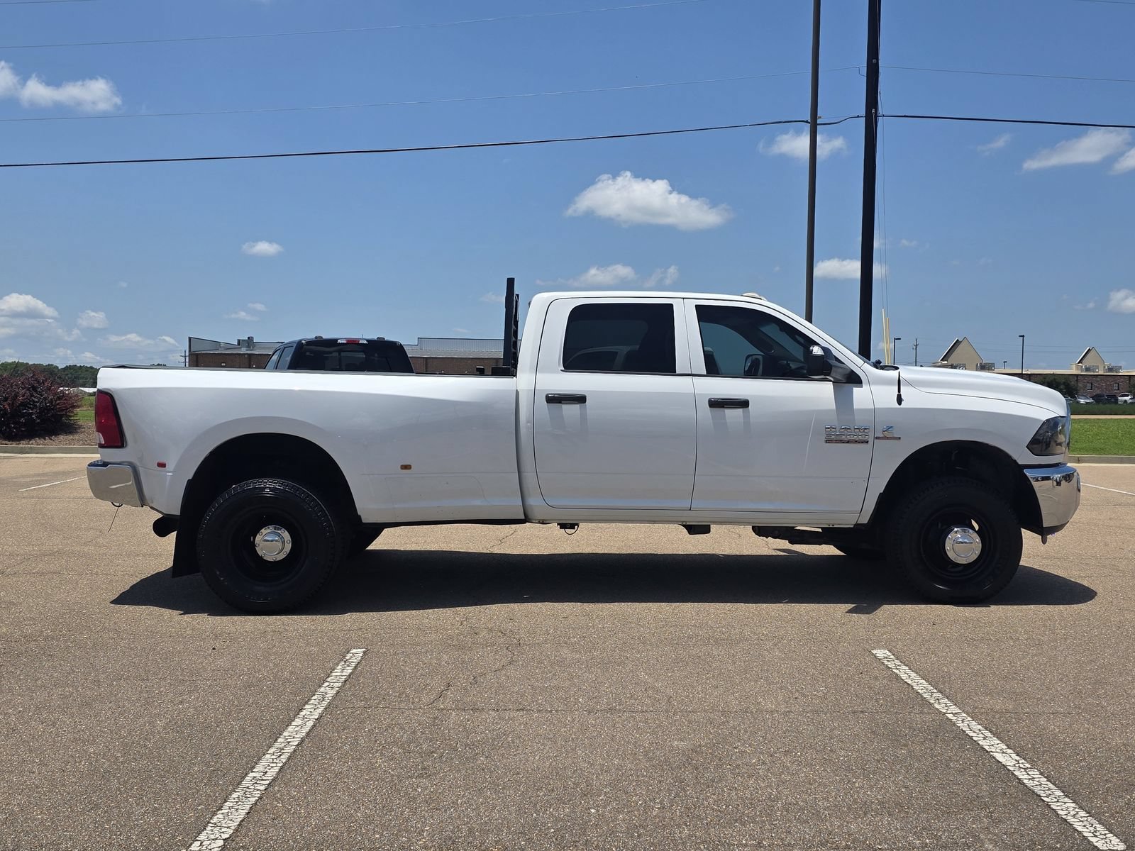 Used 2018 RAM 3500 Tradesman w/ Chrome Appearance Group AWD/4WD image 4