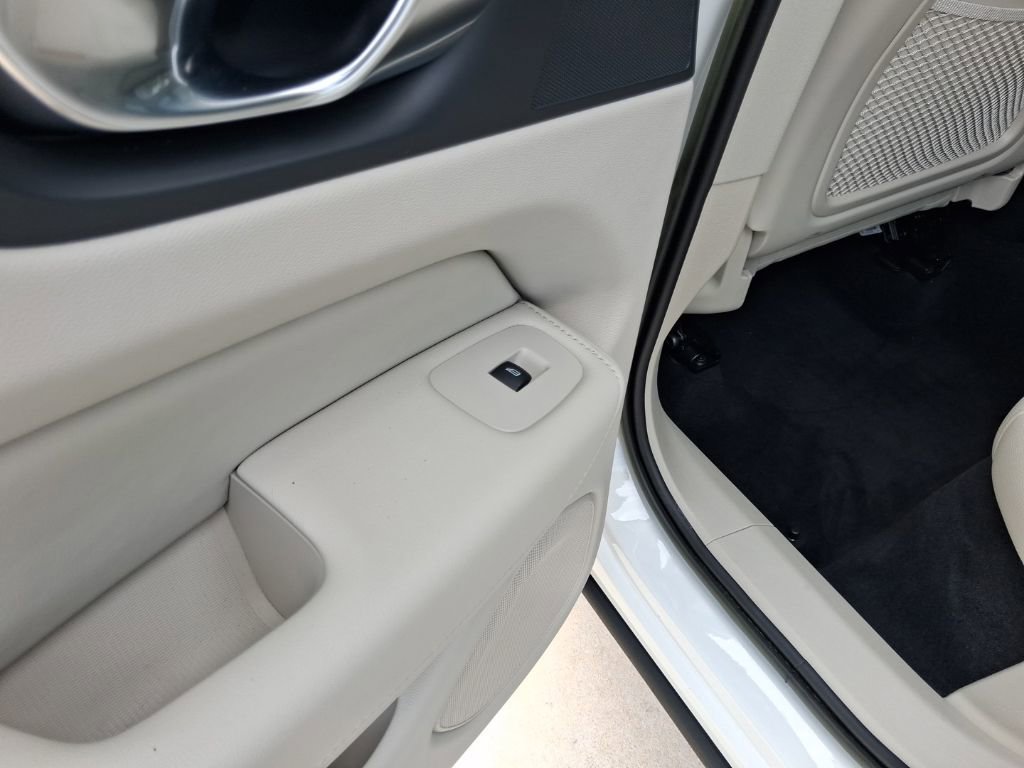 Used 2023 Volvo XC60 B5 Core w/ Protection Package Premier FWD image 12