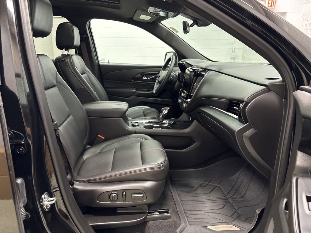 Used 2023 Chevrolet Traverse RS w/ LPO, Floor Liner Package AWD/4WD image 37