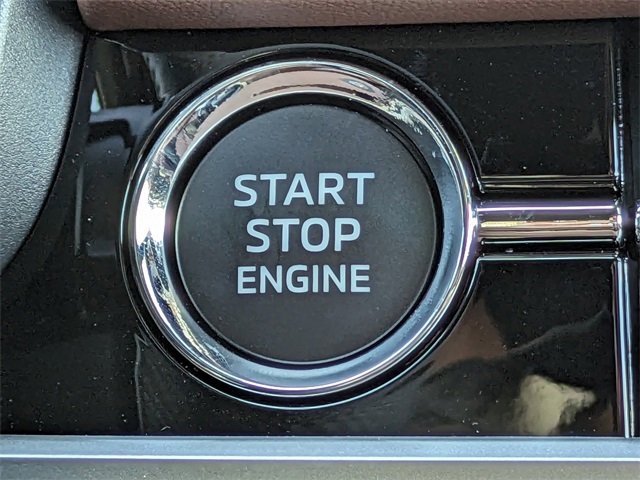 New 2025 Mitsubishi Outlander SEL image 32