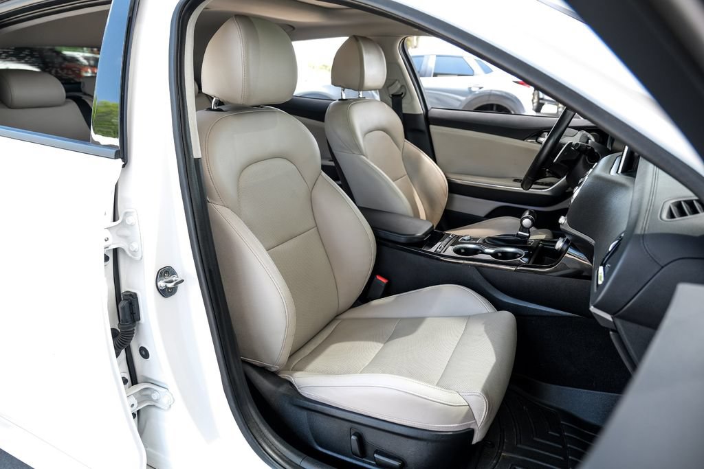 Used 2019 Kia Stinger w/ Sun & Sound Package RWD image 38