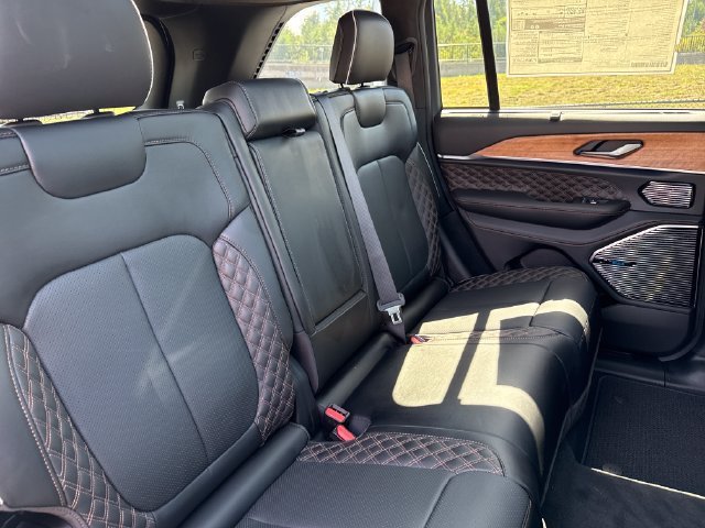 New 2026 Jeep Grand Cherokee Summit w/ Obsidian Package AWD/4WD image 26