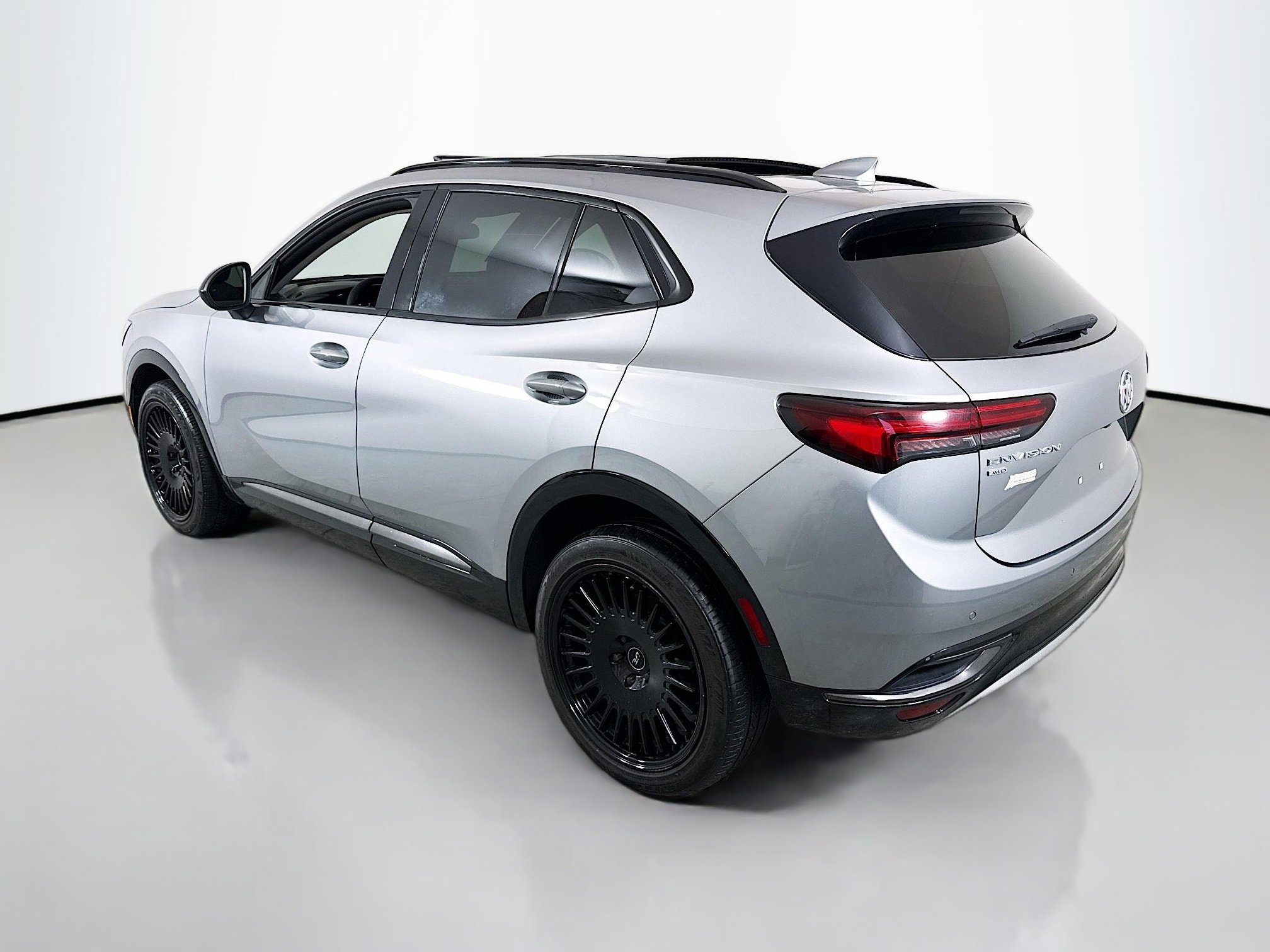 Used 2023 Buick Envision Essence w/ Sport Touring Package image 5