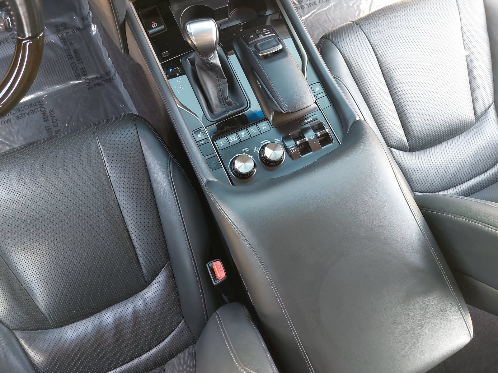 Used 2018 Lexus LX 570 4WD image 28
