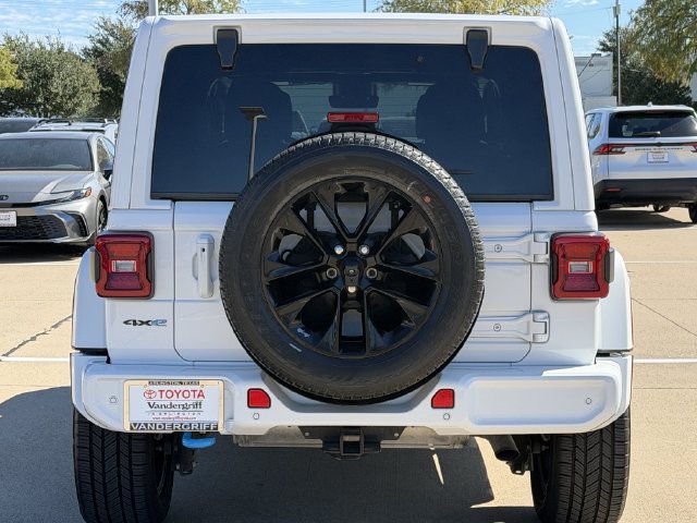 Used 2021 Jeep Wrangler Unlimited Sahara AWD/4WD image 5