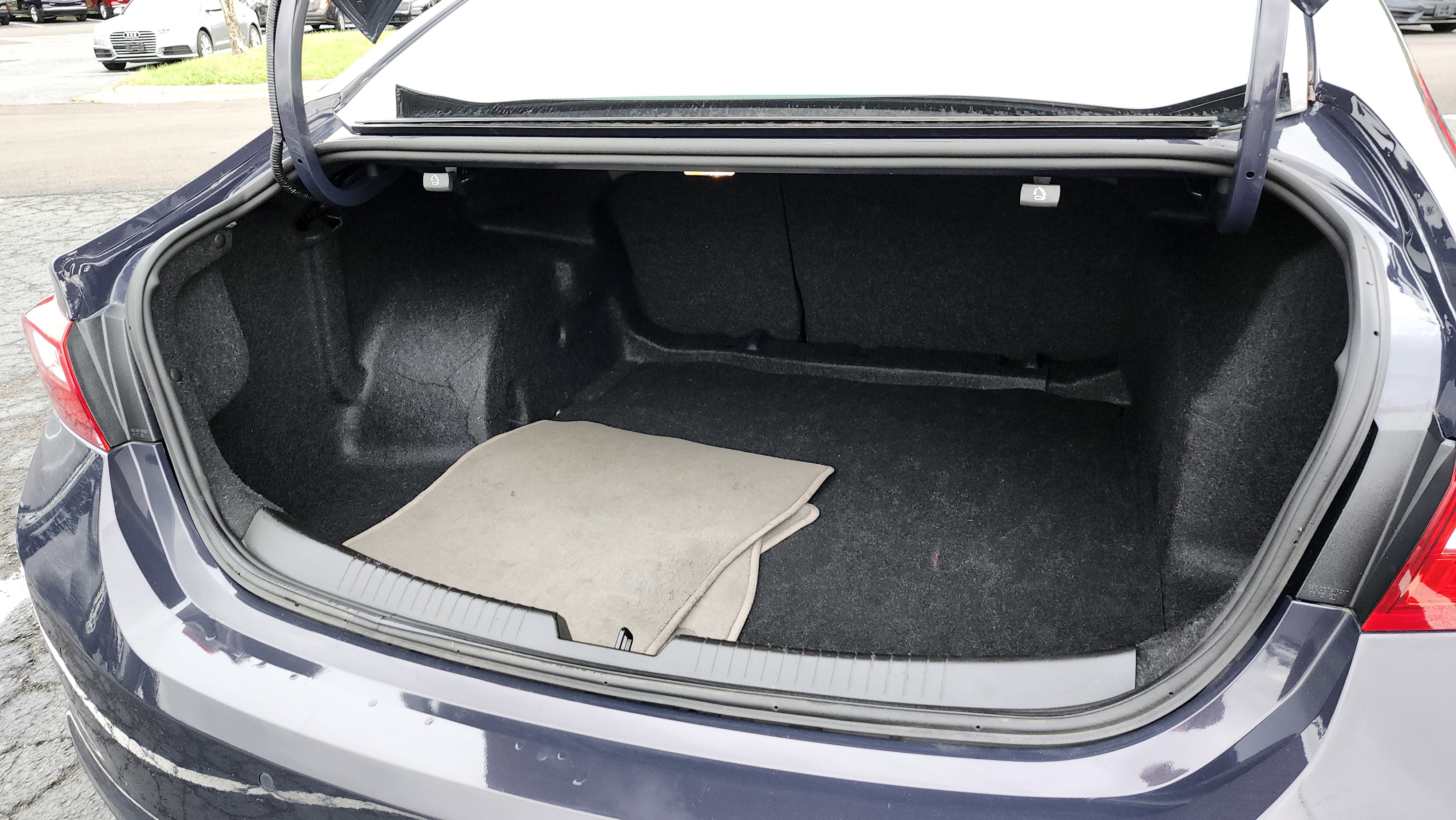 Used 2025 Chevrolet Malibu LT image 15