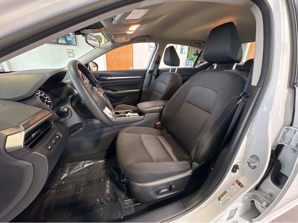 Used 2023 Nissan Altima 2.5 SV AWD/4WD image 5