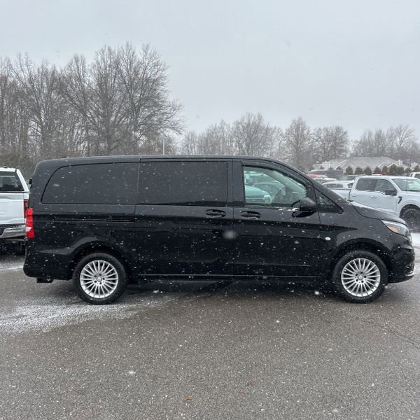 Used 2018 Mercedes-Benz Metris Passenger image 10