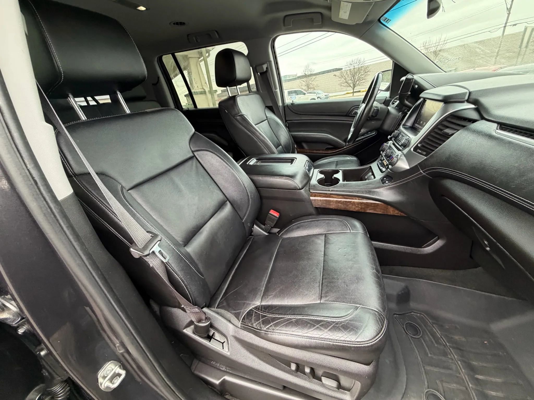 Used 2015 Chevrolet Suburban LT w/ Luxury Package AWD/4WD image 32