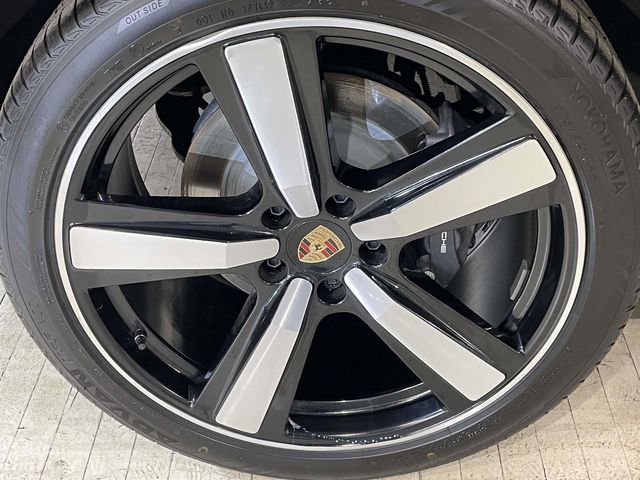 Certified 2025 Porsche Cayenne w/ Premium Package Plus image 13