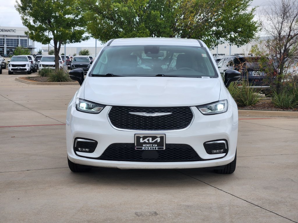 Used 2024 Chrysler Pacifica Touring-L FWD image 13