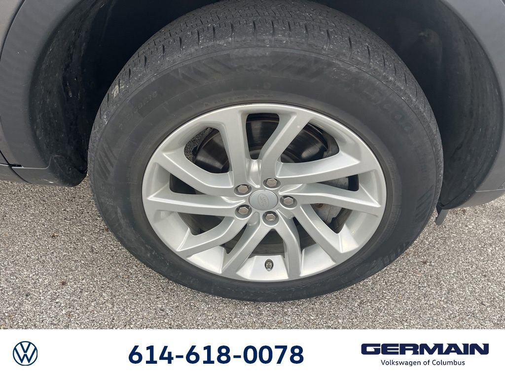 Used 2019 Land Rover Discovery Sport HSE AWD/4WD image 13