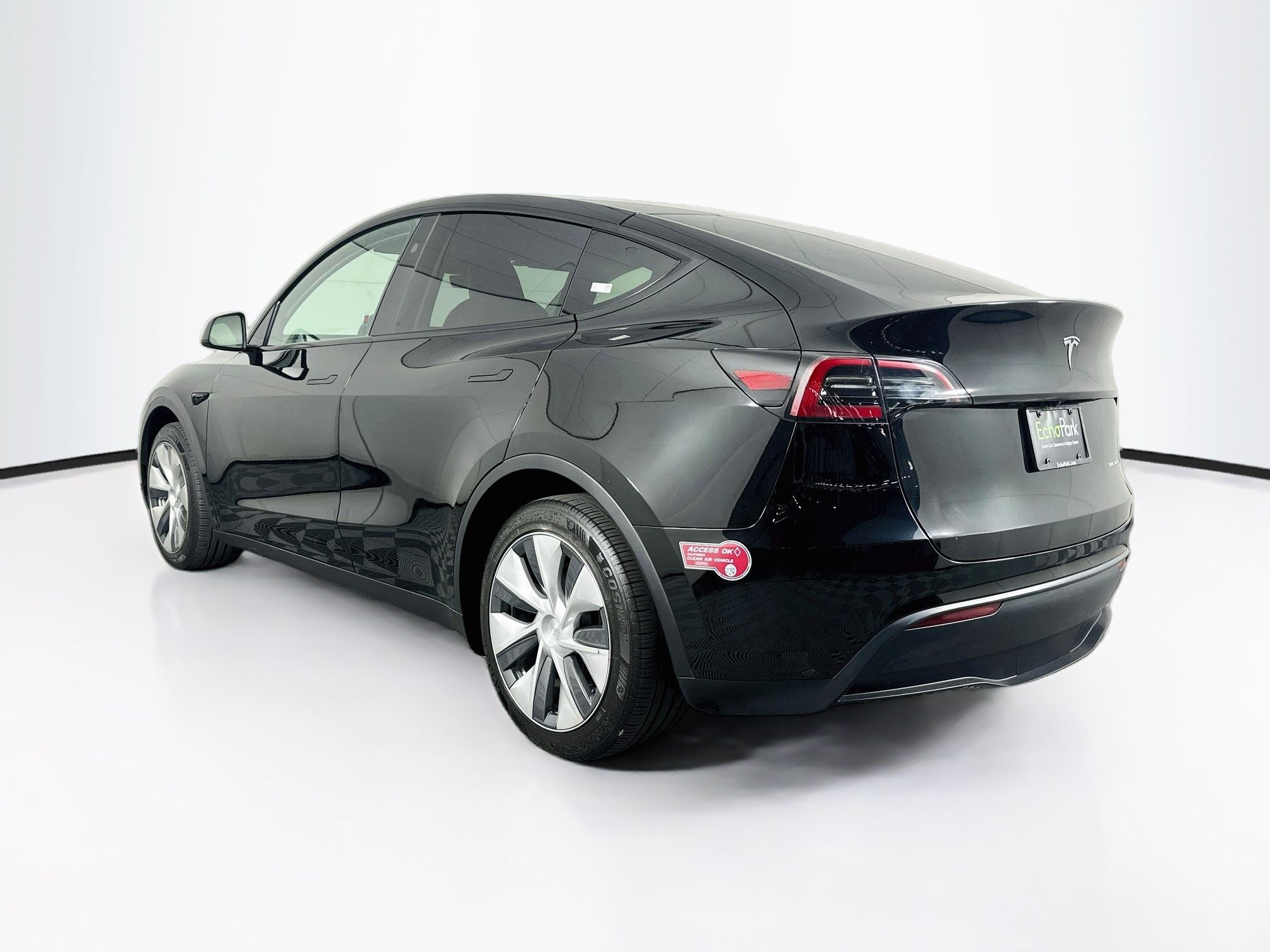 Used 2024 Tesla Model Y Long Range AWD/4WD image 5