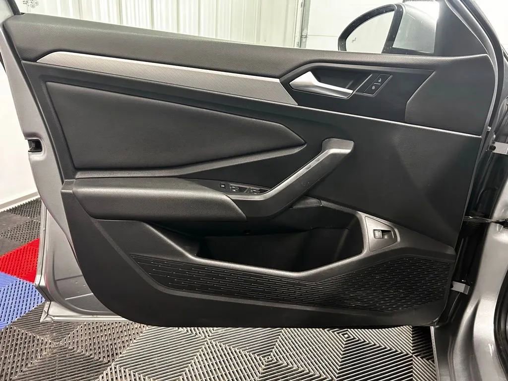 Used 2020 Volkswagen Jetta S w/ Driver Assistance Package image 9