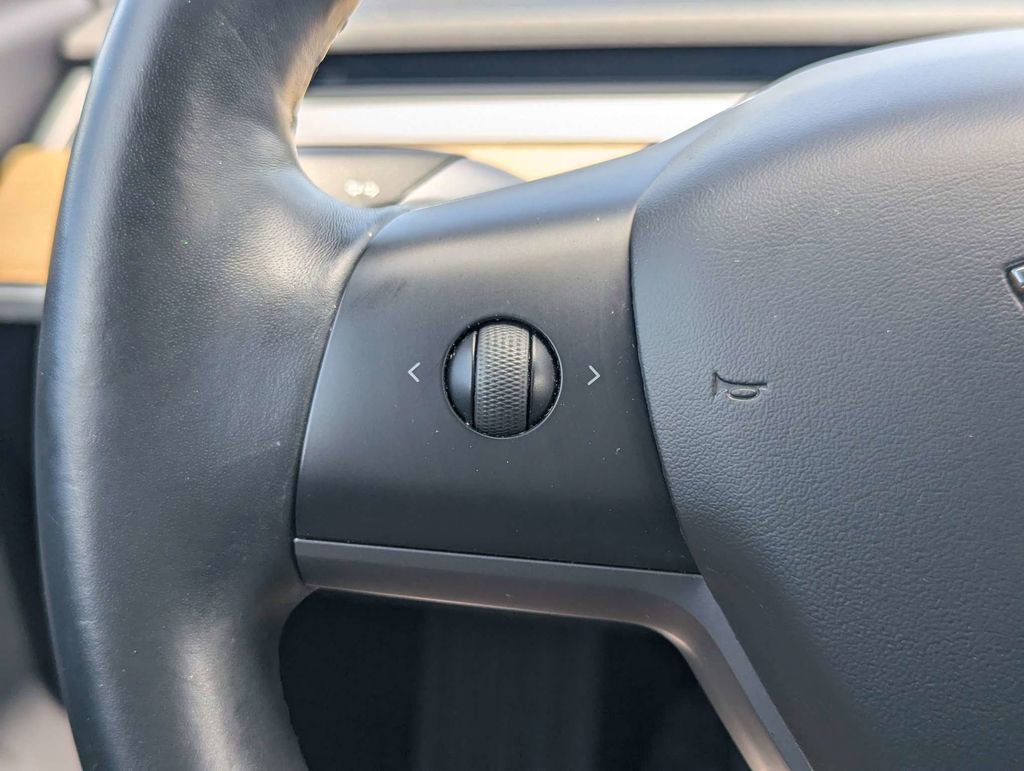 Used 2018 Tesla Model 3 Mid Range RWD image 23