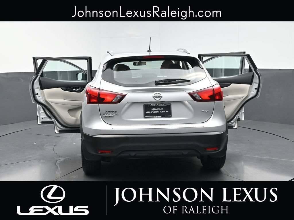 Used 2018 Nissan Rogue Sport SV w/ SV Technology Package FWD image 34