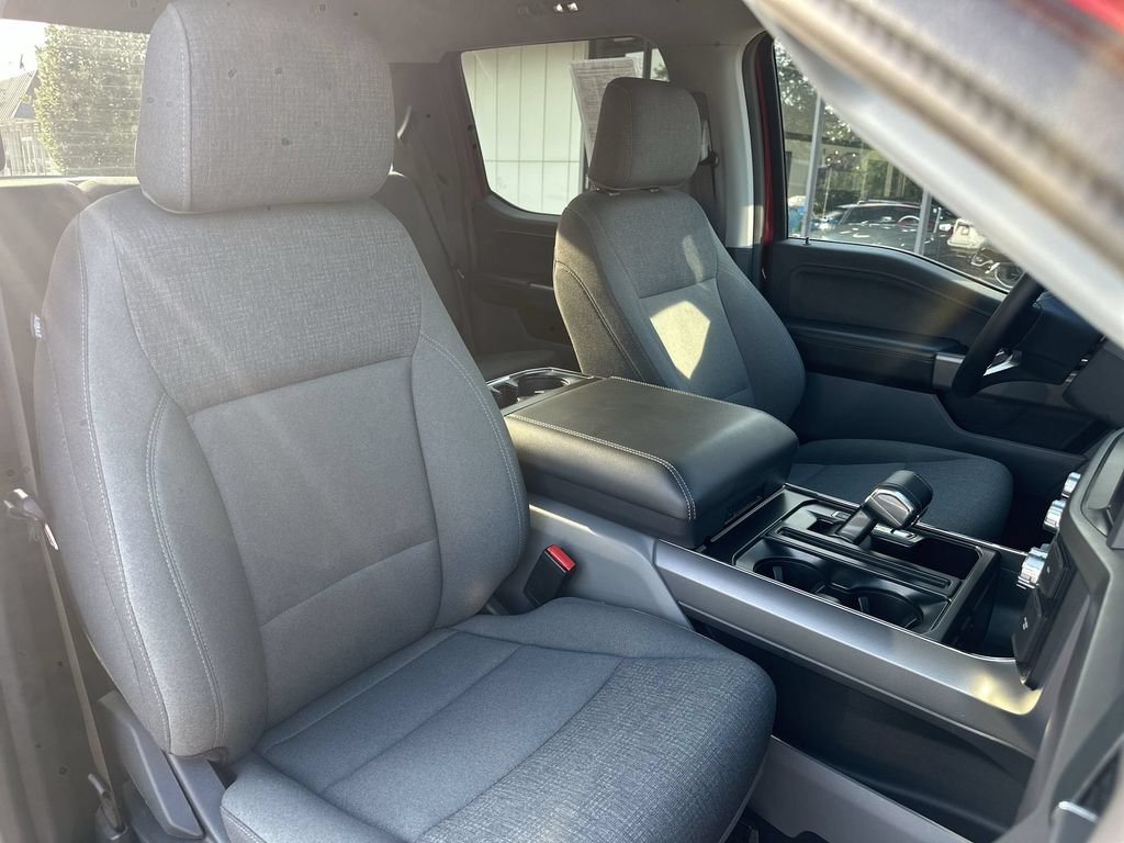Used 2025 Ford F150 Lightning XLT AWD/4WD image 26