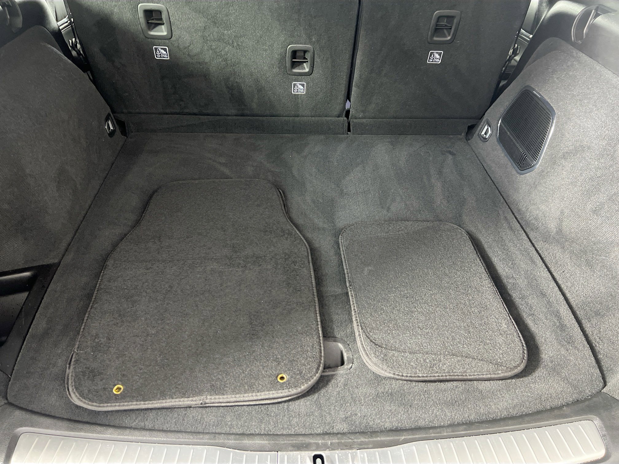 Used 2022 Jeep Grand Cherokee Overland w/ Adv Protech Group III image 28