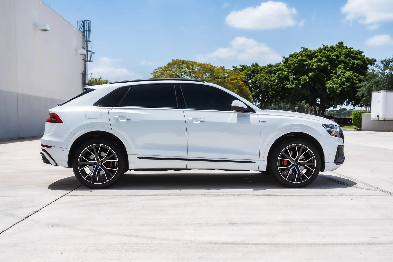 Used 2020 Audi Q8 Premium Plus AWD/4WD image 6