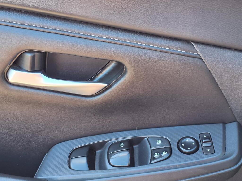 Used 2024 Nissan Sentra SV FWD image 10