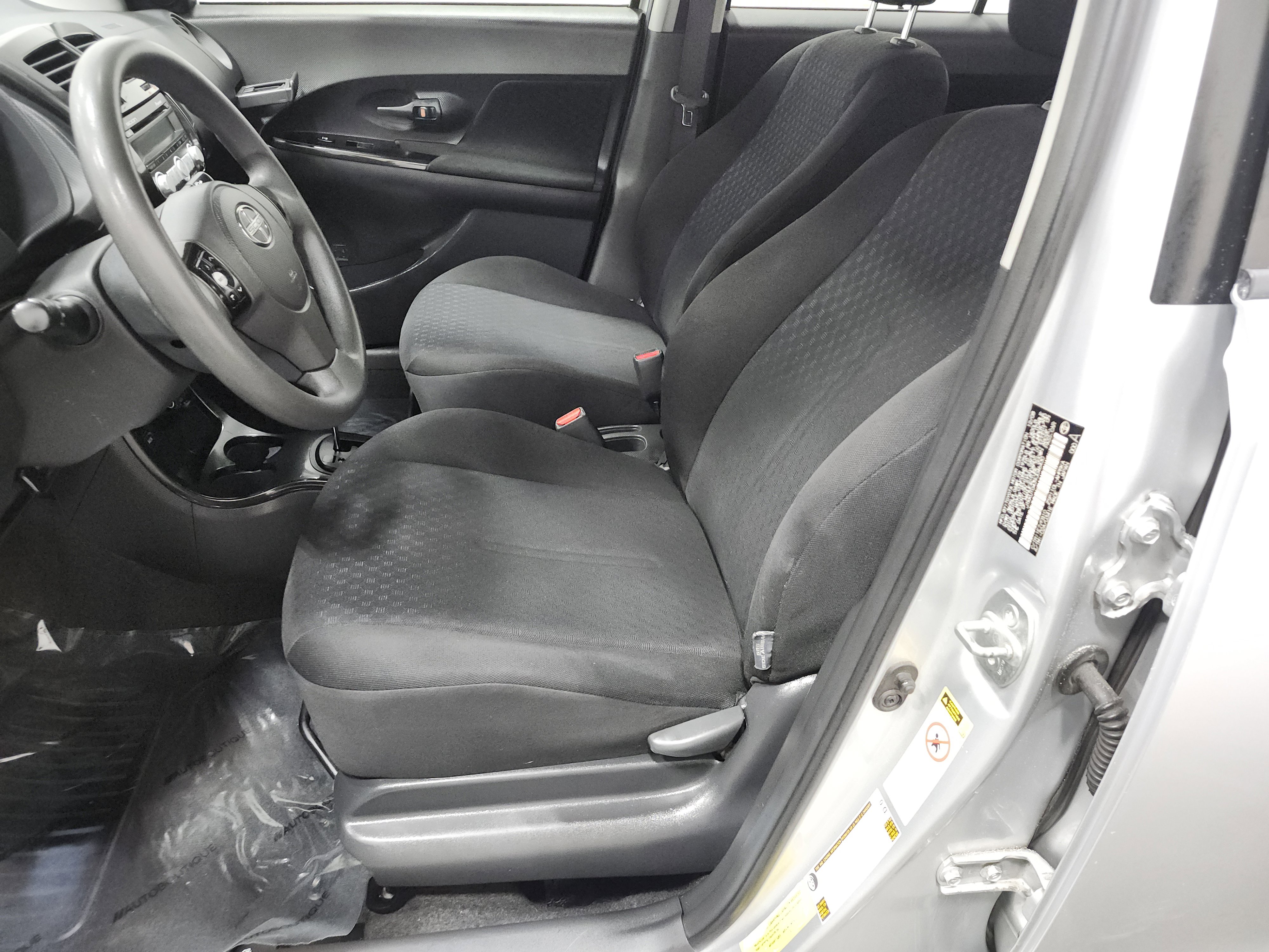 Used 2009 Scion xD image 21