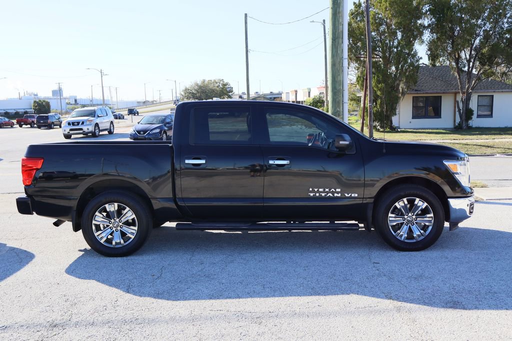 Used 2018 Nissan Titan SV w/ SV Convenience Package image 7