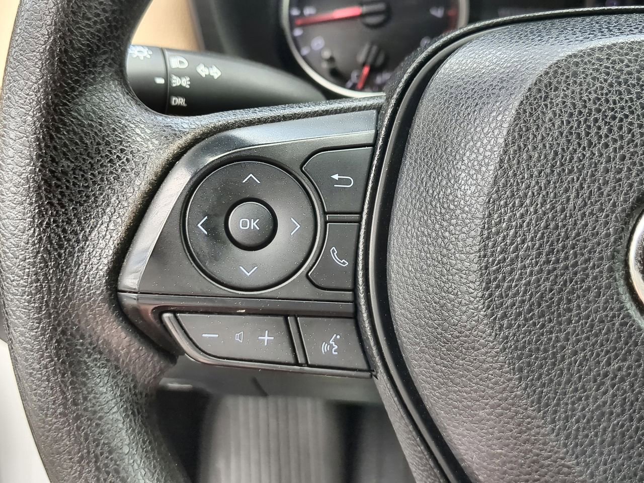 Used 2019 Toyota RAV4 LE image 31