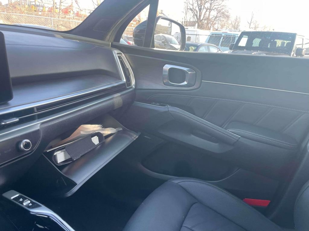 Used 2025 Kia Sorento SX Prestige image 33