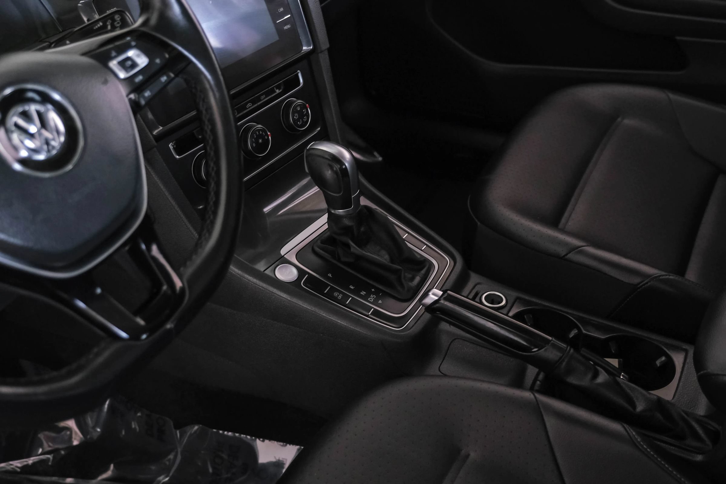 Used 2019 Volkswagen Golf SE FWD image 23