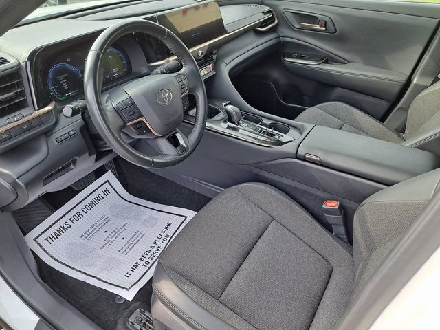 Used 2024 Toyota Crown AWD/4WD image 13