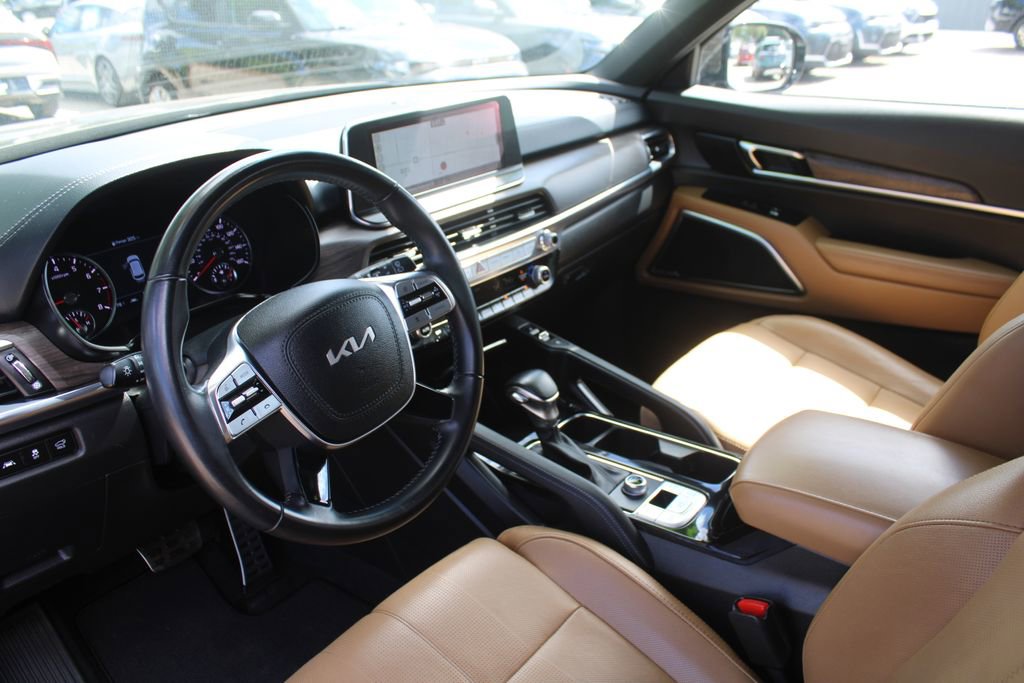 Used 2022 Kia Telluride SX w/ Towing Package FWD image 24
