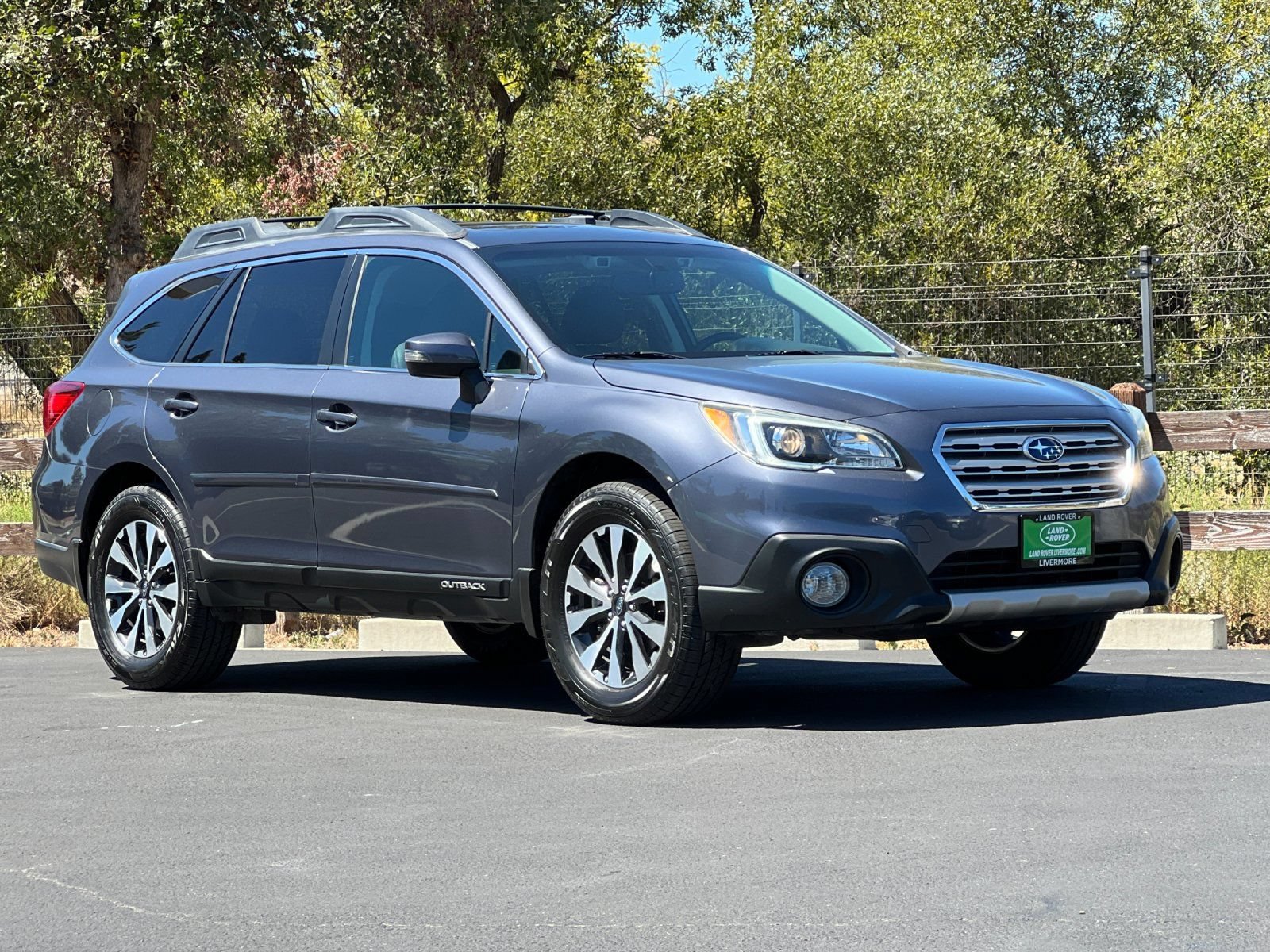 Used 2016 Subaru Outback 2.5i Limited AWD/4WD image 8