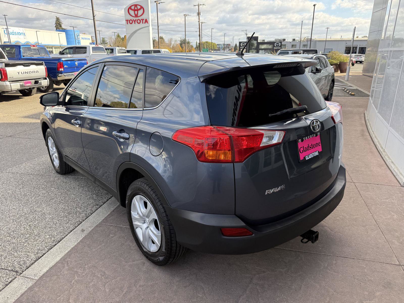 Used 2013 Toyota RAV4 LE FWD image 4