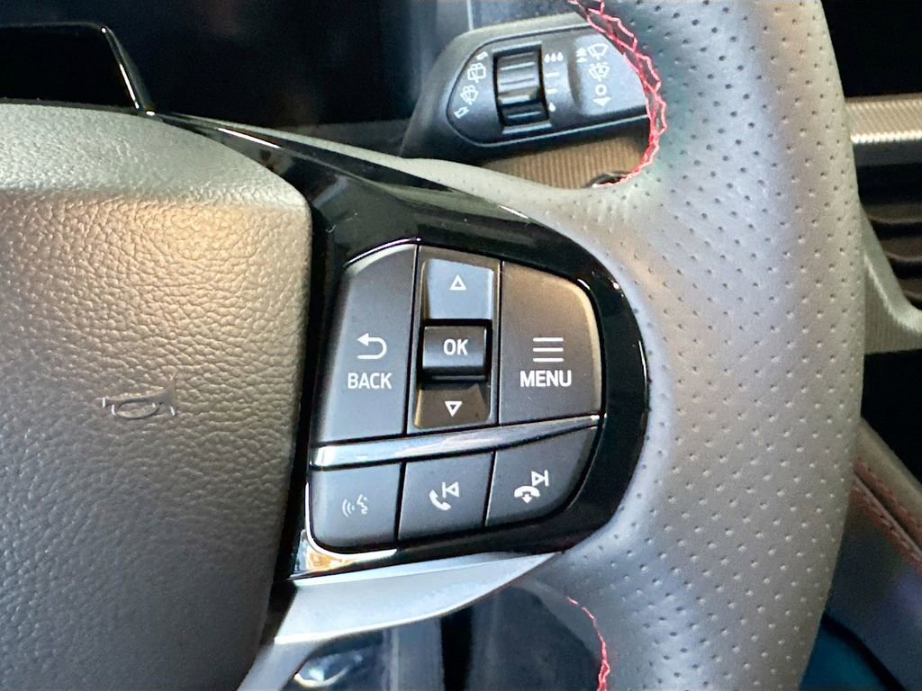 Used 2025 Ford Explorer ST-Line w/ Premium Package image 9