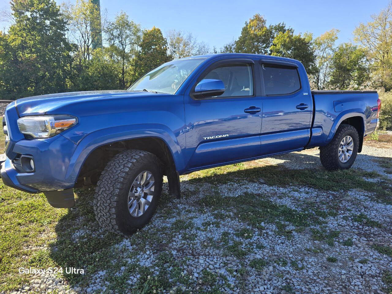 Used 2017 Toyota Tacoma TRD Sport image 10