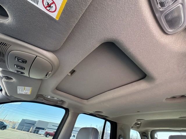 Used 2002 Chevrolet TrailBlazer LT w/ LT Leather Plus Pkg image 16